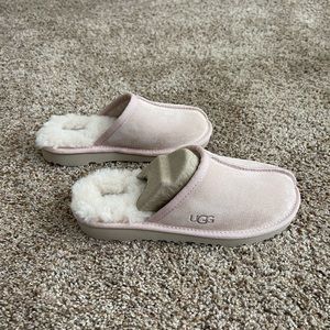 Brand new, never been worn Ugg Slipper